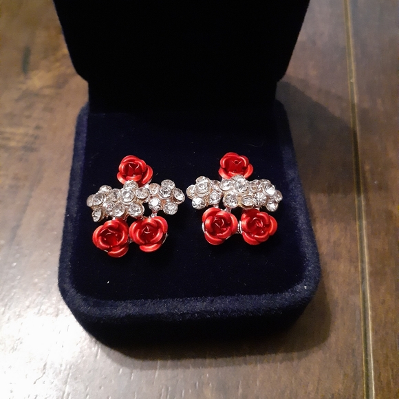 Hypoallergenic Earrings ( 5 pair Brand New ) - Picture 3 of 7